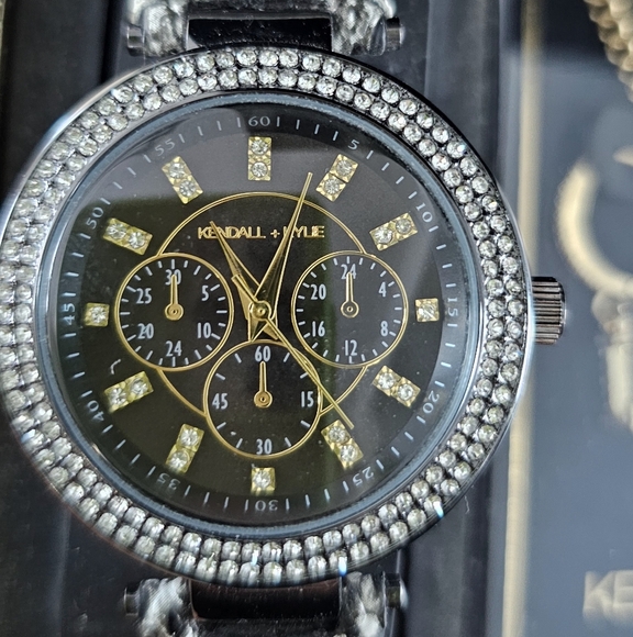 Kendall & Kylie Watch, necklace and earrings set 'L' BNIB - Picture 2 of 5